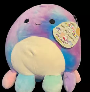 Squishmallow Mary the Tie Dye peluche polpo (con etichette) macchie vedi foto - Foto 1 di 12