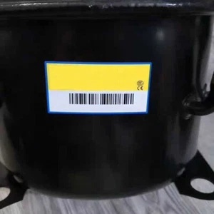 Compressore frigorifero per Tecumseh Nero AEA4448TES - Foto 1 di 2