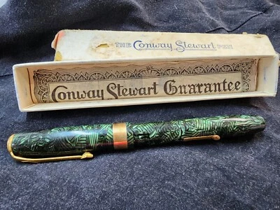CONWAY STEWART NO 27 GREEN HATCH 14K GOLD NIB 50 LEVER FILLED 1940s - Image 1 of 4
