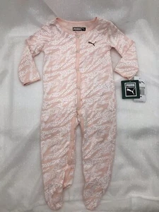 Puma Bebé Infante Una Pieza Talla 6-9 Meses Pies Dormir Mameluco Rosa Niñas NUEVO - Imagen 1 de 11