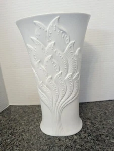 Rare Kaiser, Manfred Frey Satin Bisque Porcelain Art Nouveau Vase W. Germany - Picture 1 of 8