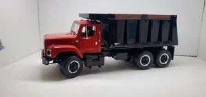 first gear 1/25 International S Series Dump Truck NIB - Picture 1 of 11