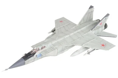 CA723101 Calibre Wings MiG-31DZ Foxhound-B 1/72 Model Blue 09 Russian Air Force - Image 1 of 2