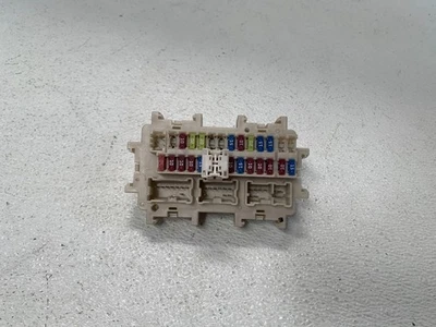 Infiniti G37 2008-2013 cupé interior cabina caja de fusibles fabricante de equipos originales #A0,32 Foto 1 de 3