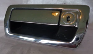 decent JAGUAR XJS 93 94 95 96 DRIVER EXTERIOR LEFT DOOR HANDLE Tibbe KEY BEC8977 - Picture 1 of 3