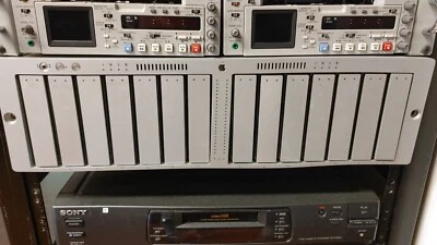 Gabinete de red RAID Apple XSERVE almacenamiento con disco duro de 14 x 250 GB Foto 1 de 2