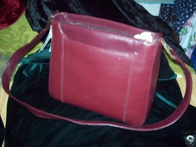 Новый с ярлыками LAURA SCOTT бордовый натуральной кожи сумочки наплечный ремень карманы  - Изображение 1 из 4