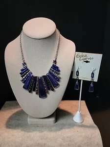 Juego de Collares y Pendientes Destacados ERICA LYONS Nuevo con Etiquetas Tono Plateado y Azul - Imagen 1 de 9