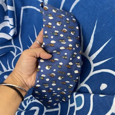 Corbata Moschino Para Hombres Azul 100% Seda Barco Helicóptero Divertida Informal Cuello H18 Foto 1 de 3