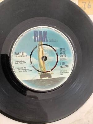 Suzi Quatro.  Devil gate Drive.    7" vinyl   1974. RAK Foto 1 de 3
