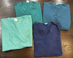 Scrub Lot Of 4 Tops Only Size Medium With Pockets - Picture 1 of 3