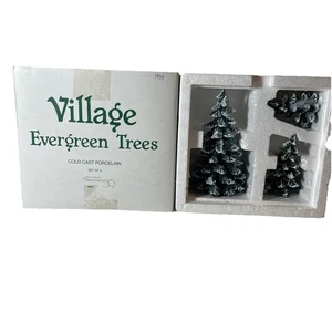Dept 56 Village Alberi Sempreverdi 5205-1 Set di 3 in porcellana colata a freddo - Foto 1 di 5