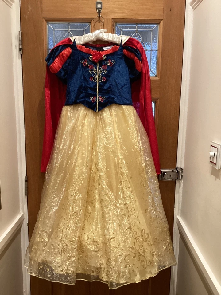 DISNEY STORE DELUXE SNOW WHITE COSTUME WITH HOOPED SKIRT & CAPE AGE 9/10 BNWT - Image 1 of 4
