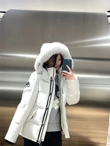 Piumino cardigan piumino donna bianco piumino d'oca Moose Knuckles - Foto 1 di 18