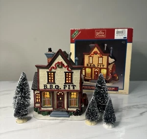 Lemax BBQ PIT Harvest Crossing Village Porcelain Lighted Building 2000 W/ Extras - Picture 1 of 8