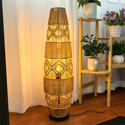 WISFOR Stehleuchte Vintage Bodenleuchte aus Ratten in Natur und Lichteffekt Wohnzimmer