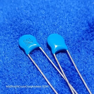 2 condensadores cerámicos de alto voltaje 560pF 561 0,56 nF 2KV ±10 % tamaño 5 mm - Imagen 1 de 3