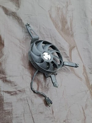 Ventilador de refrigeración del radiador Kawasaki Ninja ZX10 ZX10r ZX1000 2006 2007 (2 cables) Foto 1 de 4