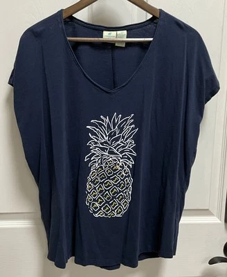 Caribbean Joe Woman Navy Blue Graphic Pineapple V-neck T-Shirt 1X 44” Chest - Image 1 of 4