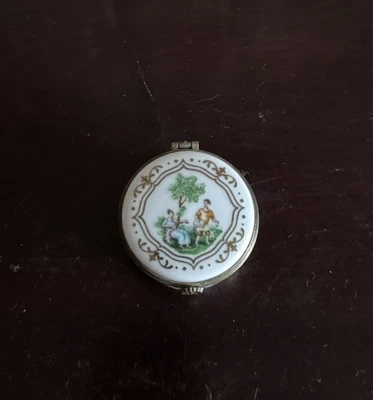 Delprado Vintage Collection Fine Porcelain Ceramic Trinket Pill Box No.21 - Image 1 of 4