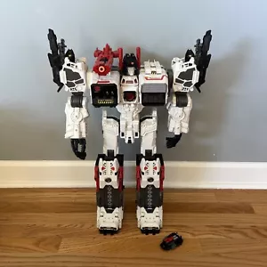 Transformer generations Titan Class Metroplex w/ Scamper Figure Ships Fast! - Picture 1 of 7