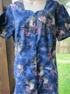 Cherokee Scrub Top Size XS Blue Background -Angels/Celestrial Button Down Front - Picture 1 of 6