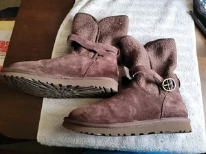 UGG Australia Nyla Lana Tejido Marrón Botas Stout Gamuza Mujer’s EE. UU. 6 Nuevas - Imagen 1 de 10