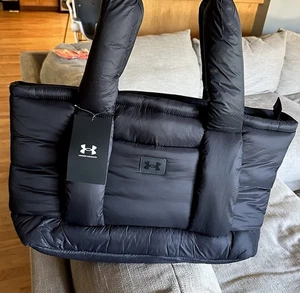 Neu 85 $ Under Armour Studio gefütterte Beuteltasche. Schwarz  - Bild 1 von 7