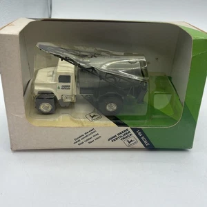 NEW ERTL JOHN DEERE LIQUID FERTILIZER TRUCK 1/64 DIECAST #5544 USA MADE NIB - Picture 1 of 7