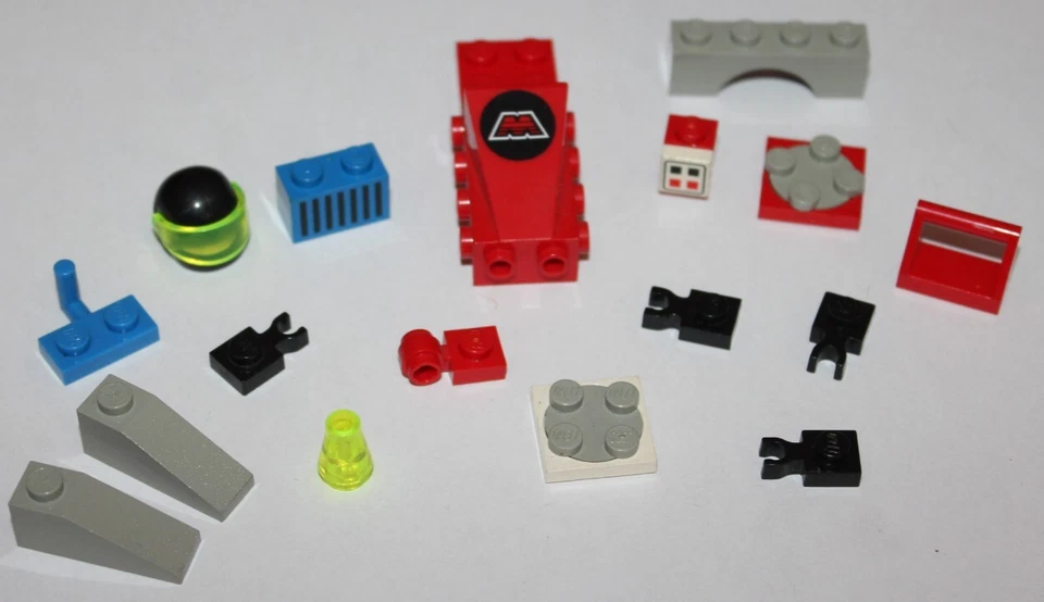 Lot de pièces Lego M TRON et autre pour Lego Espace ou MOC (lot 2) - Photo 1/1