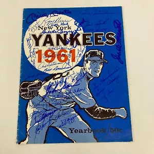 1961 World Champion New York Yankees Team Signed Yearbook w/ Mickey Mantle JSA - Picture 1 of 10