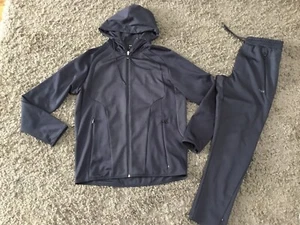 Herren Hugo Boss Trainingsanzug mit Kapuze Größe Oberteil Medium Achsel zu Achsel 22" Hose Größe Small - Bild 1 von 10