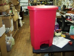 Rubbermaid Slim Jim Plastic Step-On Container Front Step Red 13 Gallon 1883566 - Picture 1 of 5
