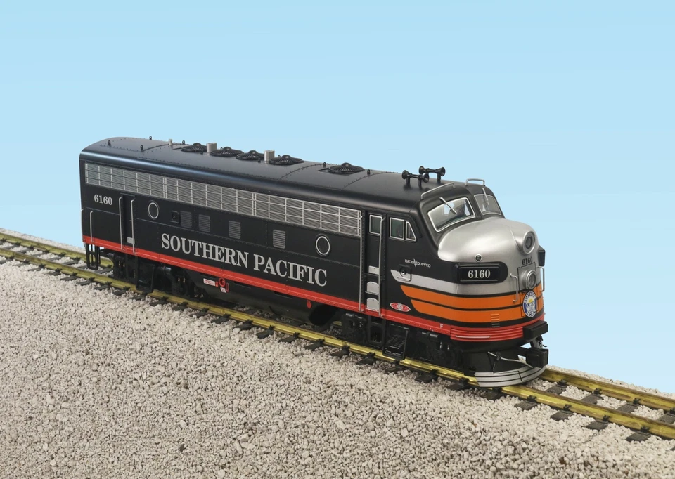USA Trains G Scale R22387 SOUTHERN PACIFIC F7 A UNIT BLACK WIDOW - Image 1 of 1