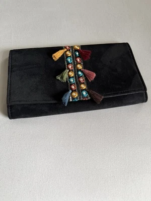 离合器黑色带多色刺绣镜子和小流苏按扣 — 第 1/4 张图片