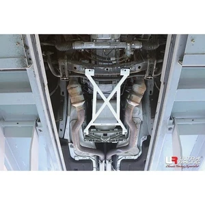 ULTRA RACING PARA CHRYSLER 300C SRT8 LX 6.4 2012-2015 BARRA INFERIOR DELANTERA (LA4-3020) - Imagen 1 de 8
