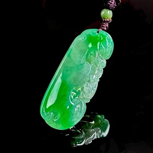 【KATHY JADE】【BESTBUY】Icy Emerald Green Jadeite Jade Pendant 《Grade A》 - Picture 1 of 7
