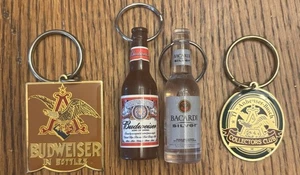 Lote de llavero Budweiser abridor de botellas Anheuser Busch club de coleccionistas Bacardí - Imagen 1 de 5