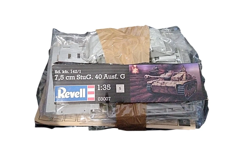 REVELL 03007 - Sd. Kfz. 142/1 7,5cm StuG. 40 Ausf. G - 1/35 PLASTIC KIT - Immagine 1 di 1