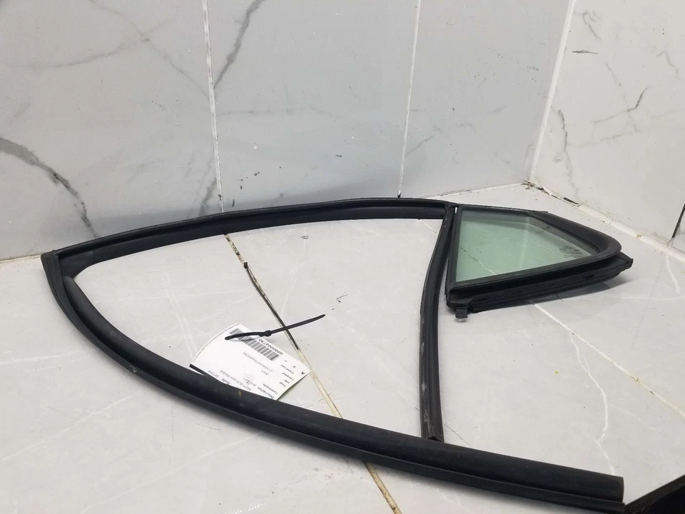 Kia Optima 2013 ventana de ventilación trasera izquierda vidrio con impermeabilización #003730 Foto 1 de 2