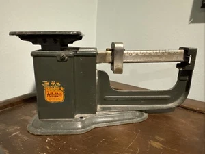VINTAGE MID CENTURY POSTAL SCALE, TRINER, 1950's Air Mail Accuracy Scale - Picture 1 of 4
