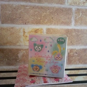 Disney Rainey Days Duffy & Friends Keychain Box - Picture 1 of 4