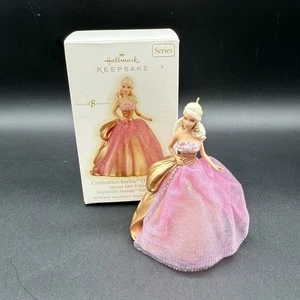 Hallmark Keepsake 2009 Celebración Barbie Navidad Adorno - Imagen 1 de 5