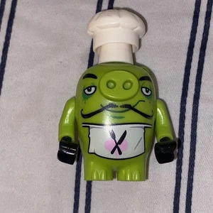 Lego Chef Pig From Angry Birds Minigiure con cappello - Foto 1 di 2