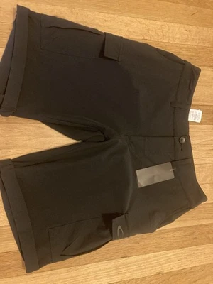 Oakley Performance Terrain Shorts NWT Black Size 30 $70.00 A2 - Image 1 of 3