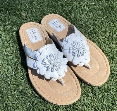 Clarks Artisan Mujer Talla Chanclas 7M de cuero blanco sin cordones con cuña florales Foto 1 de 4
