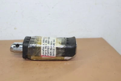 Honda Nighthawk CB550SC 1983 reposapiés trasero izquierdo clavija escalón (Tohf180) Foto 1 de 4