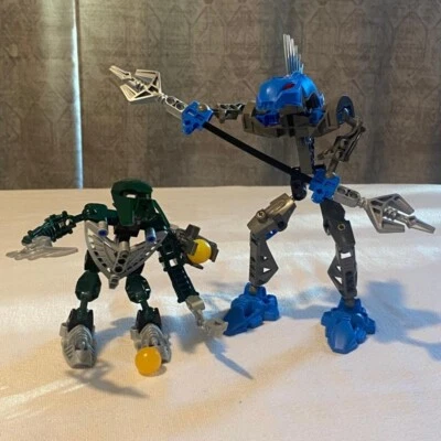 LEGO Bionicle  Matoran of Mahri Nui  Defilak 8929 & Rahkshk Guurahk 8932 Lot = 2 - Image 1 of 4