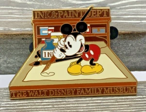 Walt Disney - Vintage Mickey Mouse - INK & PAINT DEPT FAMILY MUSEUM PIN MUY BUEN ESTADO - Imagen 1 de 2