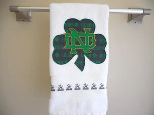 Toalla de mano de baño Notre Dame, toalla irlandesa de lucha, ventilador/regalo de grado de Notre Dame - Imagen 1 de 5